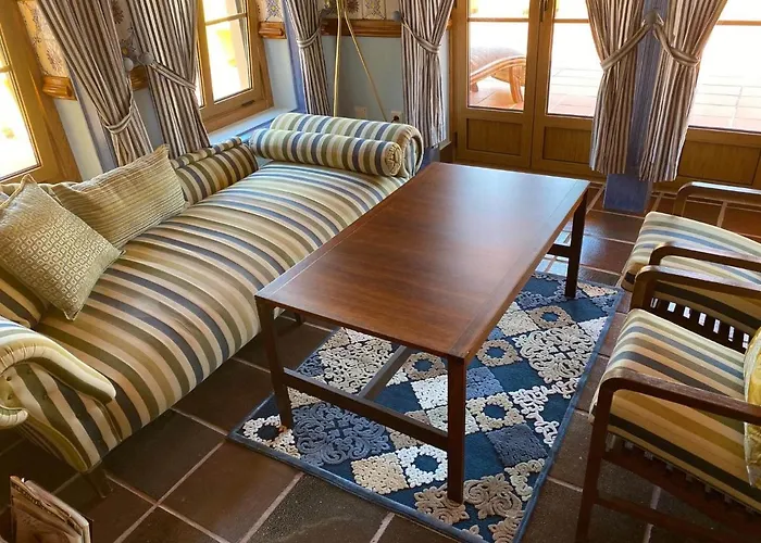 Charm Azenha Dobidos Farm 农家乐 *