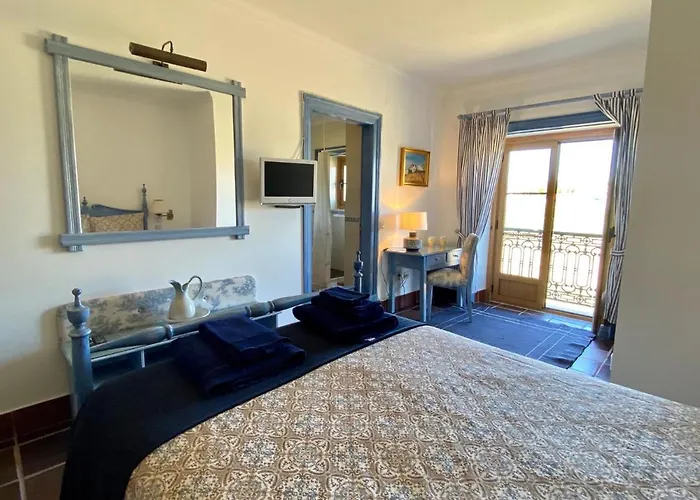 Charm Azenha Dobidos Farm * Olho Marinho